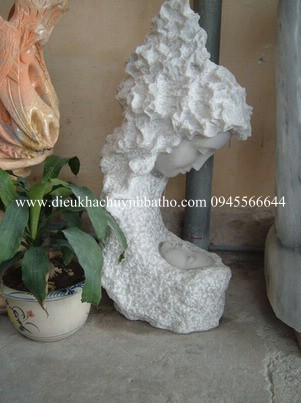 Tượng cô gái