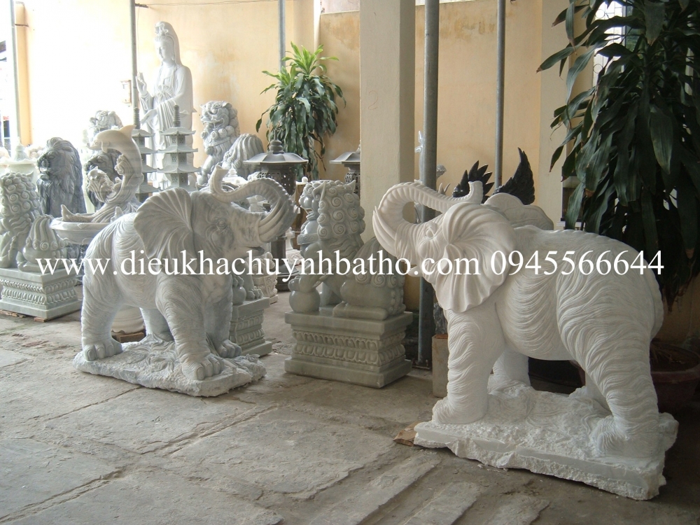 Cặp voi đá trắng nguyên khối