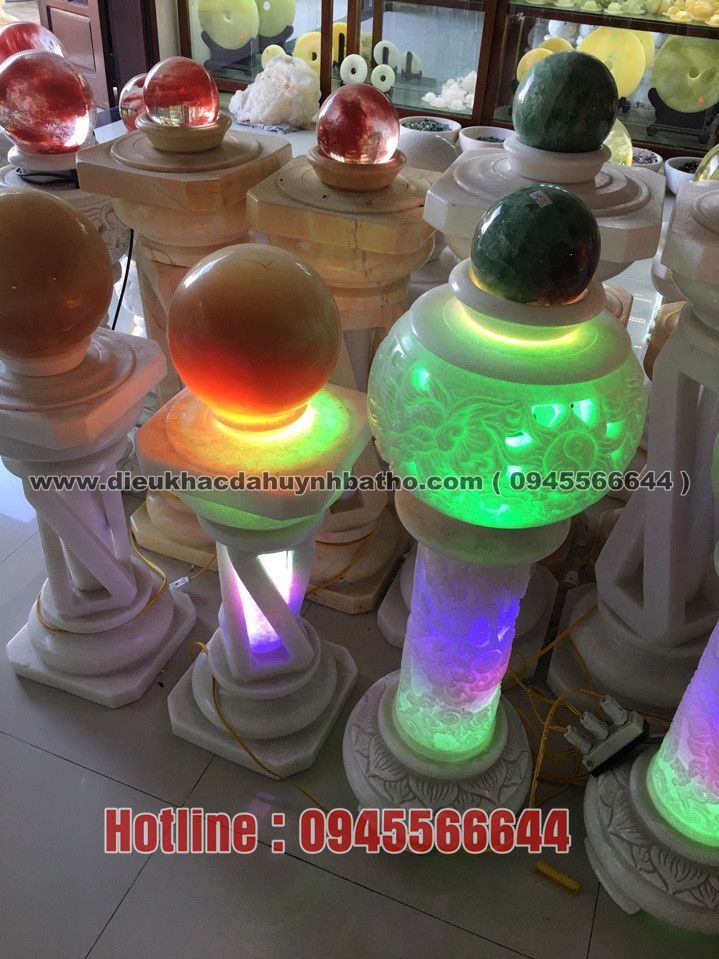 Quả cầu đá Non Nước