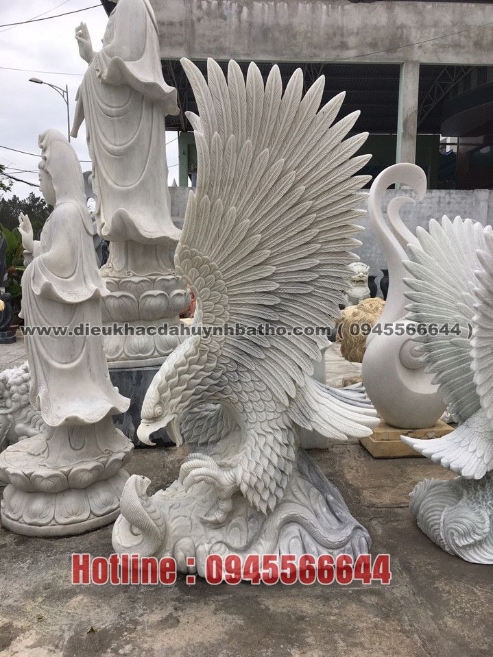 Tượng đại bàng đá cẩm thạch