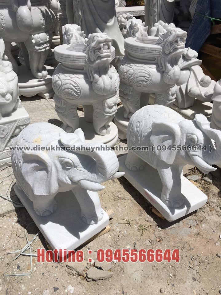 Voi đá tại Non Nước