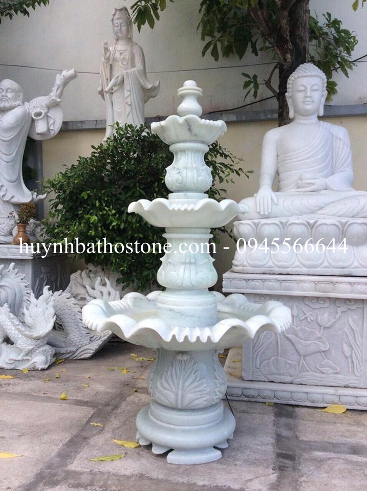 Tháp nước đá trắng nguyên khối