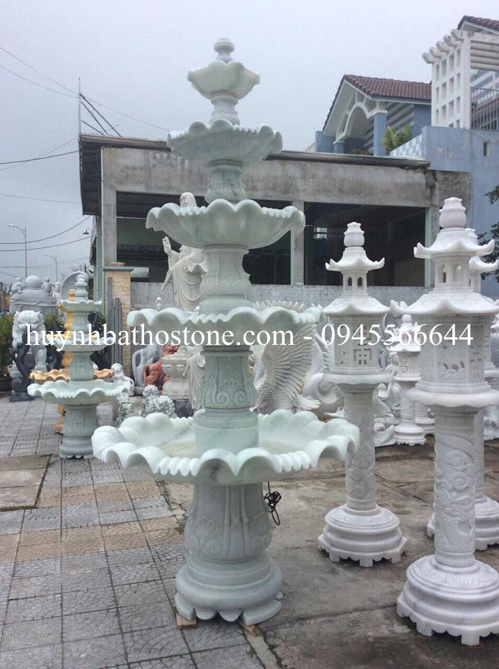 Tháp nước đá trắng nguyên khối