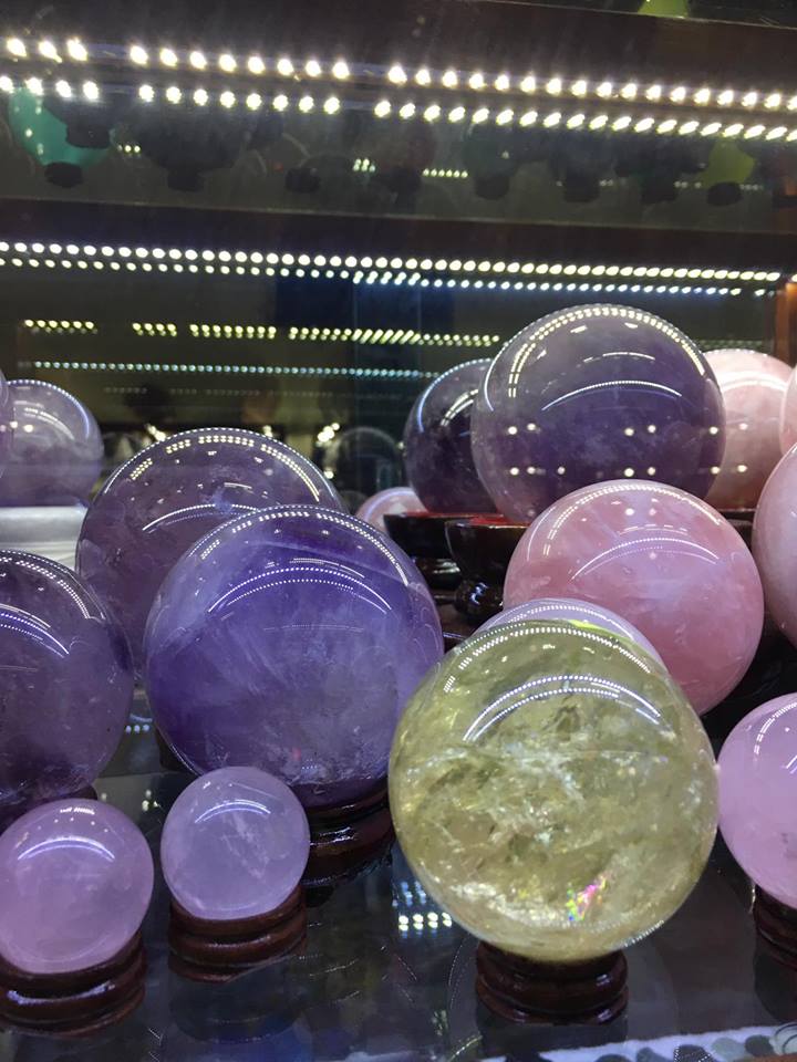 Quả cầu đá thạch anh