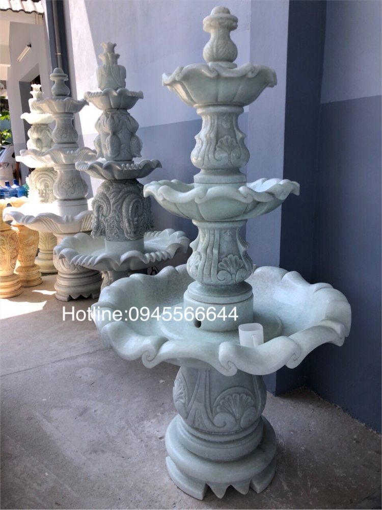 Tháp nước đá trắng nguyên khối